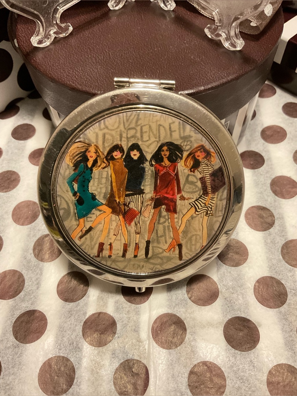 Well Loved Henri Bendel Compact Mirror - PLEASE READ - Picture 12 of 12